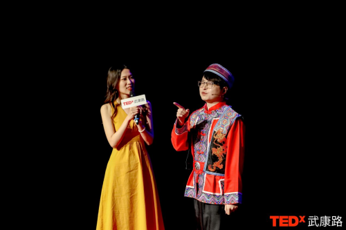 杜雨TEDx演讲后接受采访：表达不是为了说服