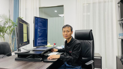 知名计算机专家——张玉斌，带领团队再创佳绩