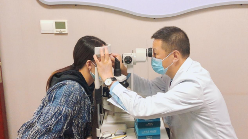 贵阳爱尔眼科医院：“阳过、阳康”做近视手术需谨慎(1)