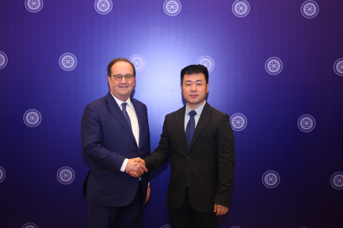 Hollande Meets with Zhao Xudong in Macau