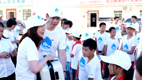 守护童心 行向未来——富德生命人寿、深圳市税务局在河源龙川联合开展“小海豚计划”公益活动