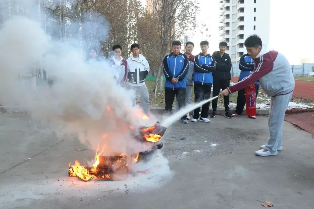 铭志高级中学：校园安全无小事， 防患未然首当先