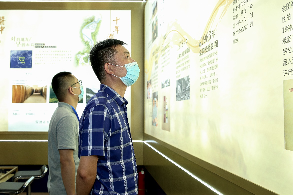 C:\Users\LUENME~1\AppData\Local\Temp\WeChat Files\9076809aea591890cf5f3ff6c4b7562.jpg