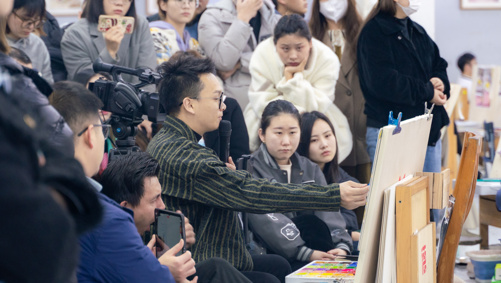 重庆美术集训画室：厚德路画室/光线艺术重磅推出央清王者班！