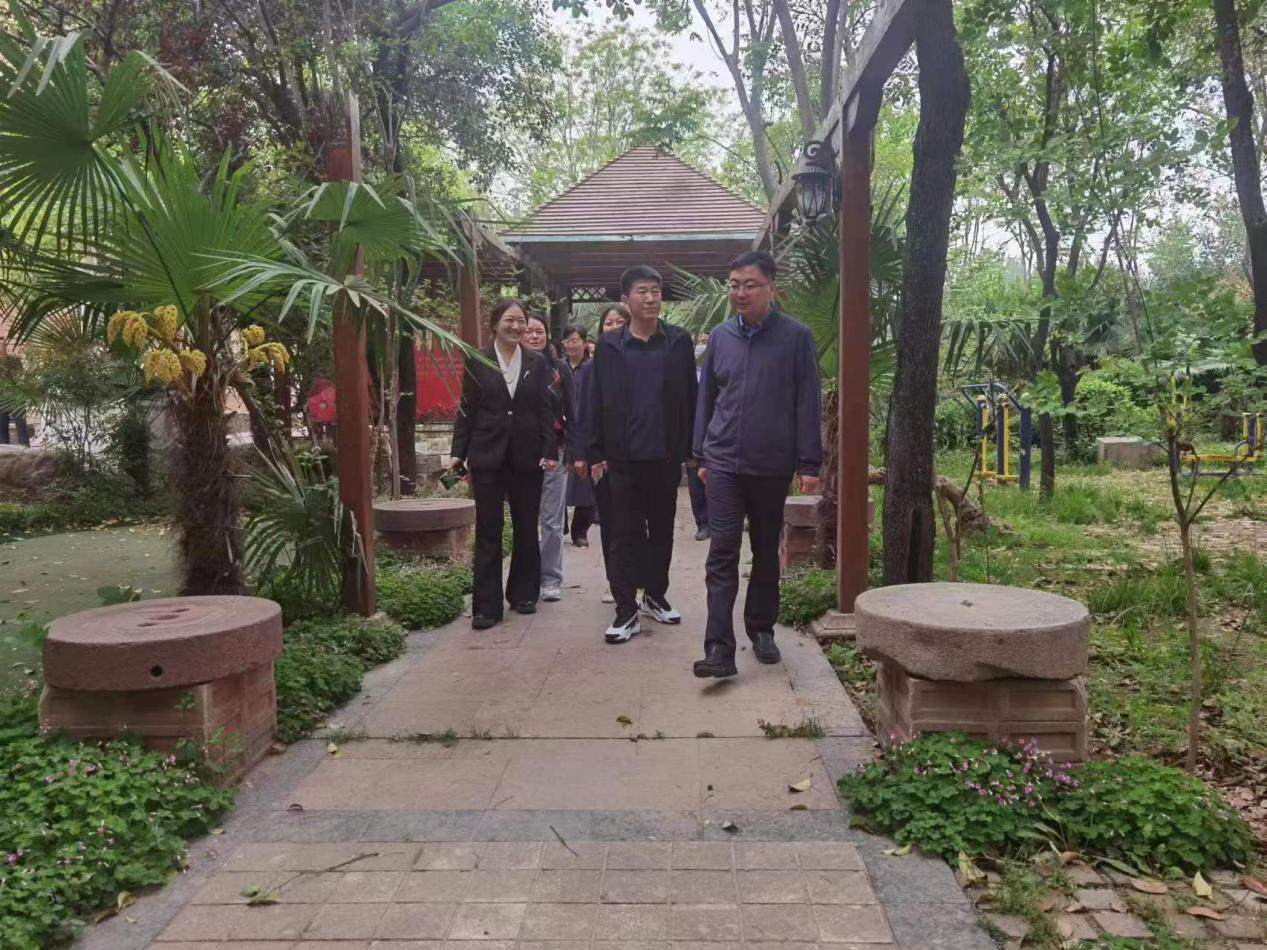 河南财经政法大学领导到厉庄乡调研全域旅游发展情况