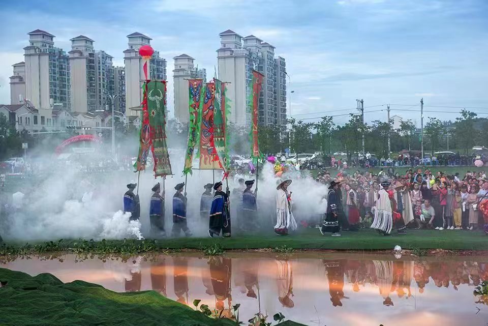 2023中国石林国际火把狂欢节暨购物美食节8月5日隆重开幕
