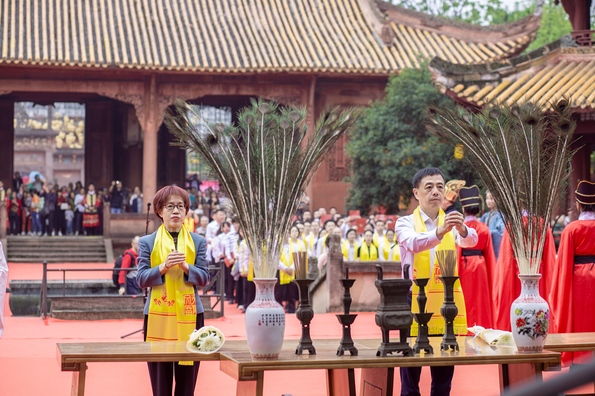 http://img.toumeiw.cn/upload/images/20230928/cda36f351d484009a39f192f5f0ce492.png