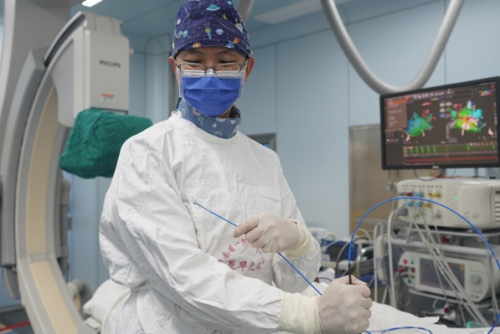 云南省第一人民医院心内科成功完成全国首批一次性使用磁定位星型标测导管 指导下高密度标测房颤射频消融手术