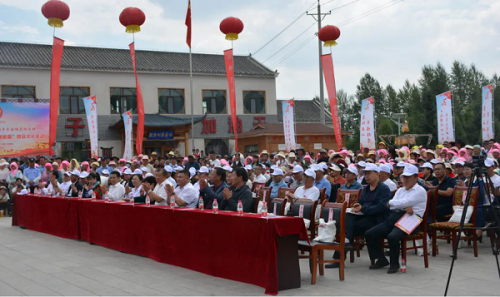 青海爱尔眼科医院党总支：携手共筑“党建筑桥梁 关爱眼健康”主题党日活动