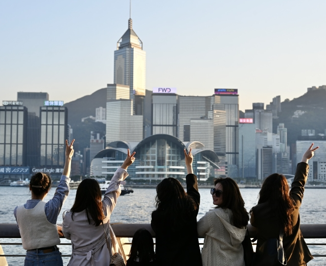 Hong Kong sees steady recovery in visitors in 2023_https://www.izongheng.net_News in English_第1张
