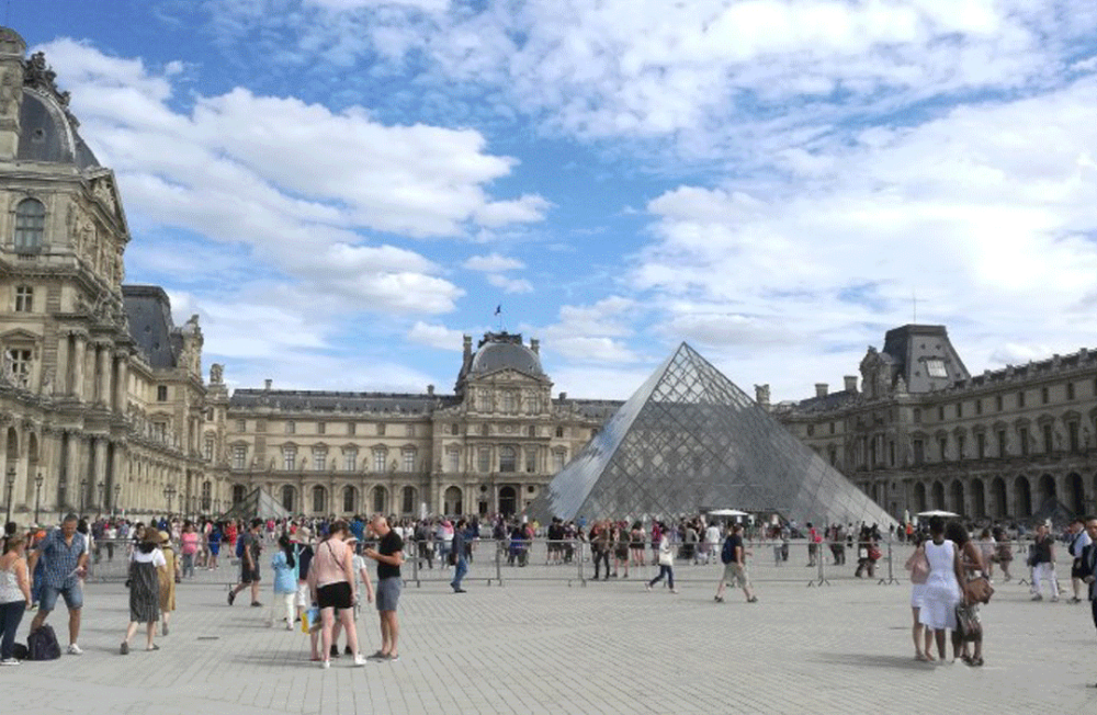 巴黎卢浮宫“和光：当代艺术展”举行